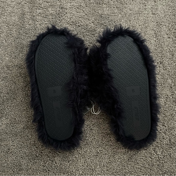 Aerie Navy Blue Crossover Slippers - Picture 3 of 4
